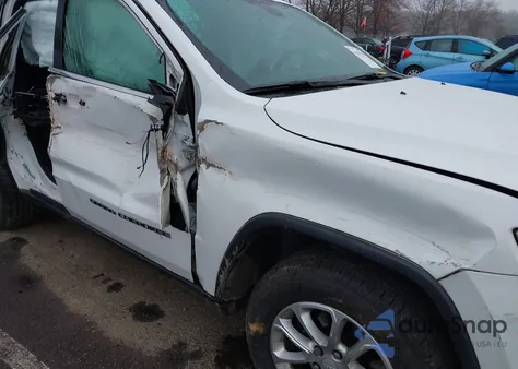 2021 Jeep Grand Cherokee Laredo E 4X4 из США, поврежденный, VIN 1C4RJFAG1MC730698